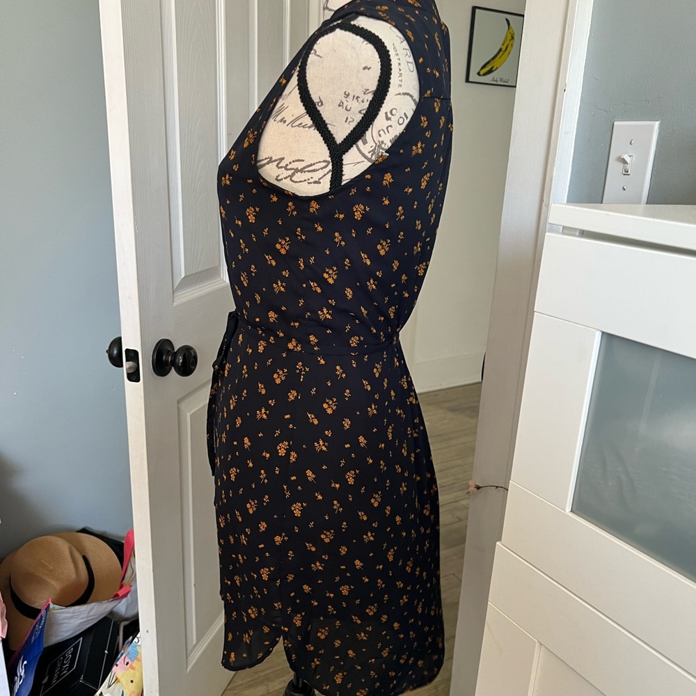 H&M Dress - Picture 4 of 5